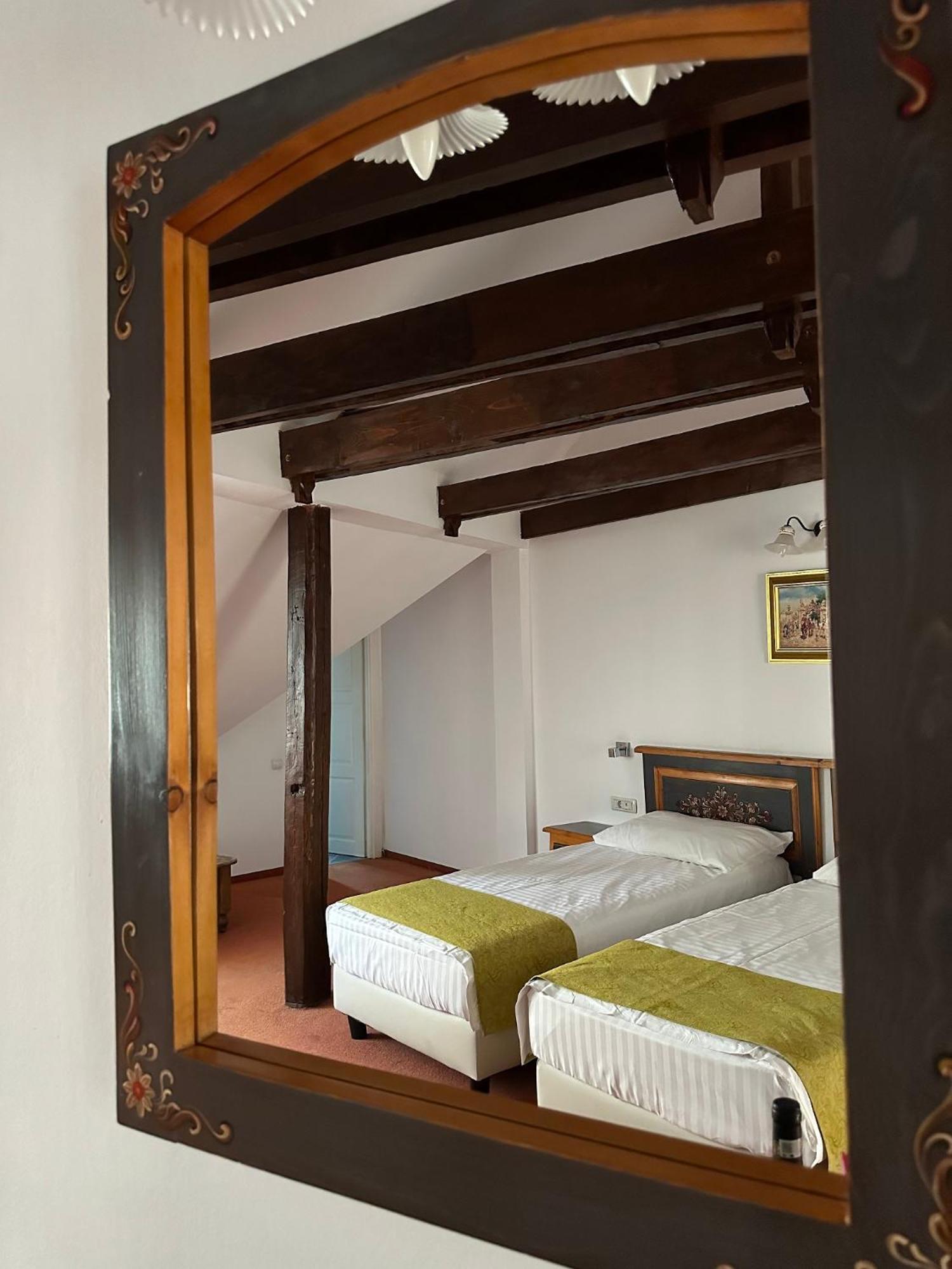 Hotel Traube Mediaş Εξωτερικό φωτογραφία
